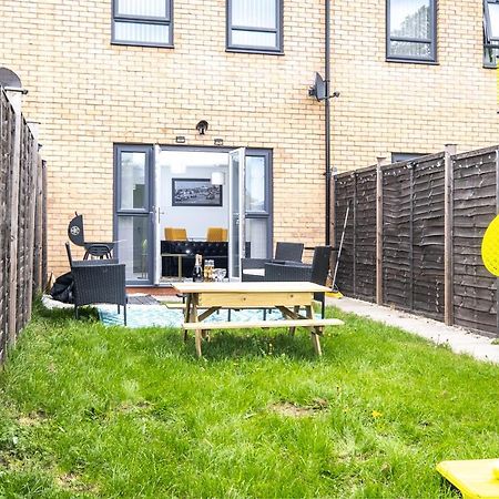 Luxury 2 Bed House City Centre ✘ Bbq & Garden ☆ Family Friendly→ Swingball & Outdoor Furniture - Free Parking → With 50 Inch Smart Tv, Free Netflix & Wifi ✘ Comfy Seating Area - By Maevela Birmingham Bagian luar foto