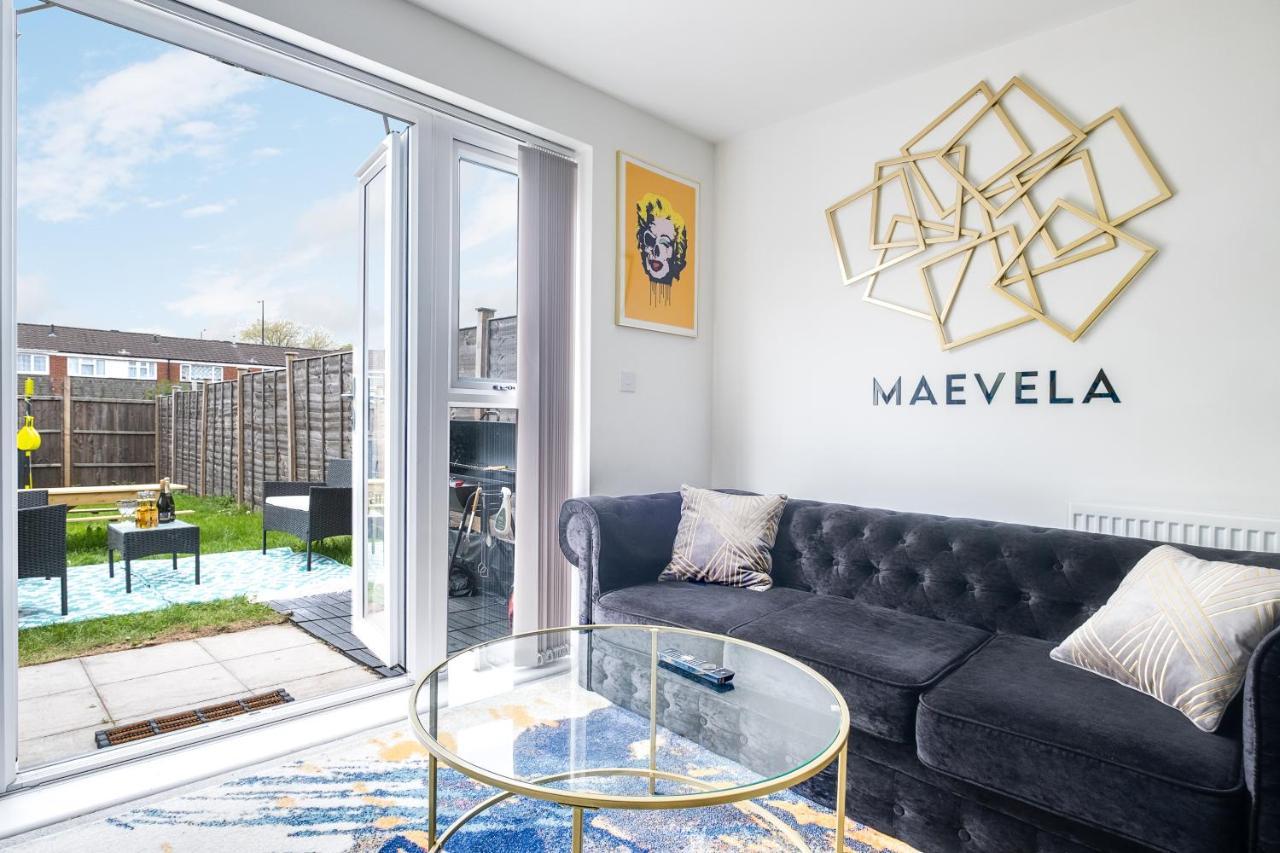 Luxury 2 Bed House City Centre ✘ Bbq & Garden ☆ Family Friendly→ Swingball & Outdoor Furniture - Free Parking → With 50 Inch Smart Tv, Free Netflix & Wifi ✘ Comfy Seating Area - By Maevela Birmingham Bagian luar foto